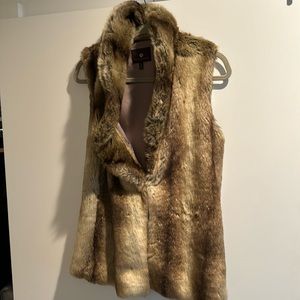 Size Small faux fur vest